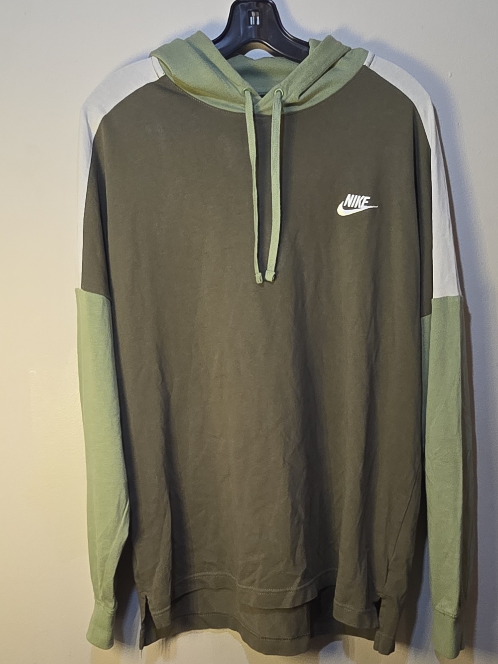 Nike Men’s Olive & Sage Hooded Long-Sleeve Shirt